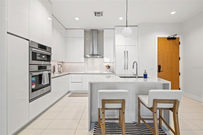 Building Photo - 777 3rd Ave N