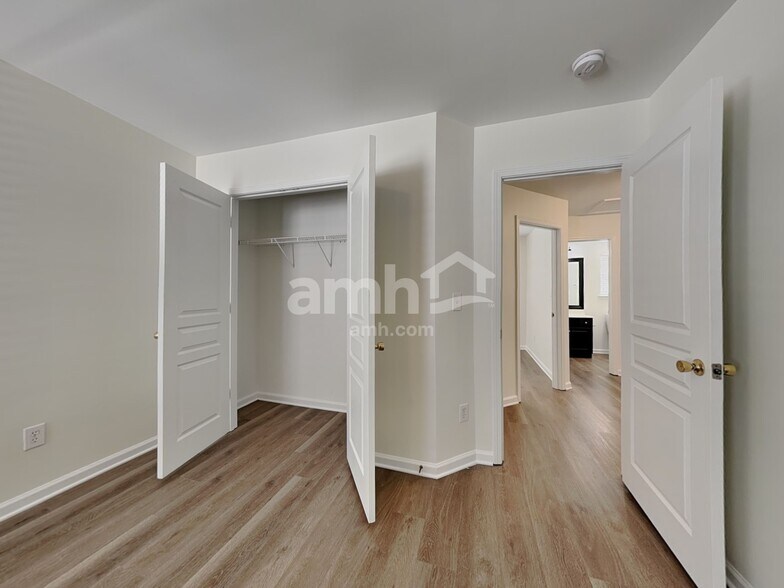 Building Photo - 10607 Secret Garden Ln