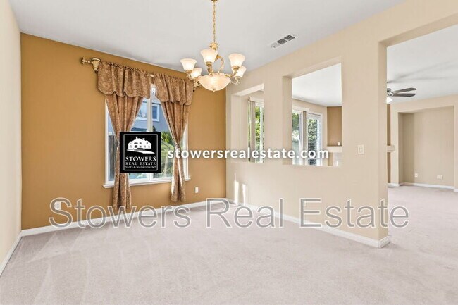 Building Photo - 1570 Eastlake Cir