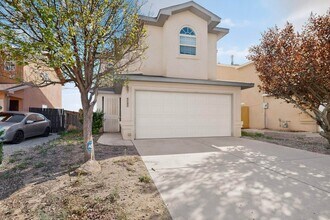 Building Photo - West Side 2/story 3 Bedroom 2.5 Bath 1605/sf 2/CG