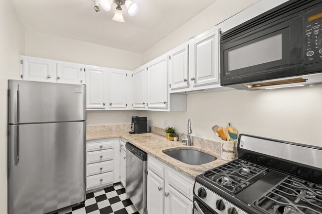 Building Photo - 133 Marlborough St