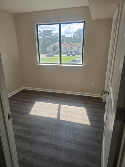 Building Photo - 2427 Bayberry Ct