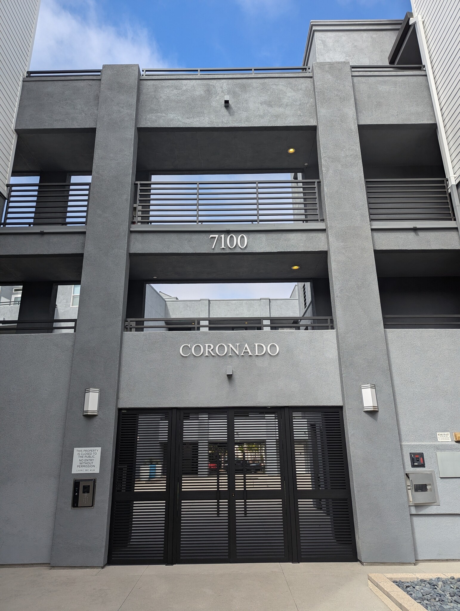 Building Photo - 7100 Playa Vista Dr