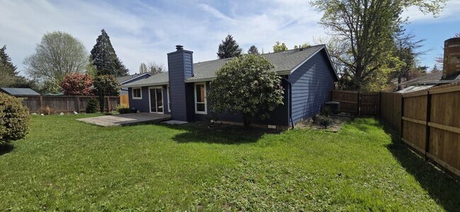 Building Photo - 12935 SW Conestoga Dr