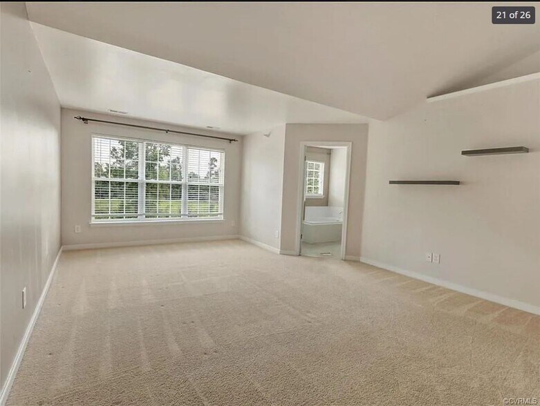 Building Photo - 910 Wellston Ct