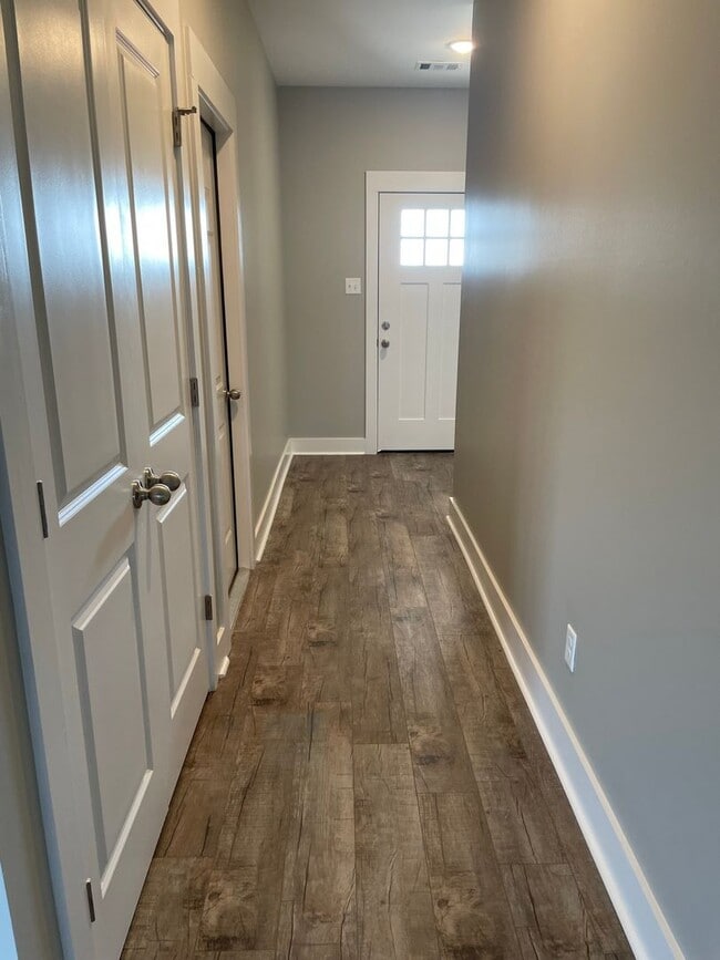 Building Photo - 3 Bedroom, 2 Bath Home in Valley View