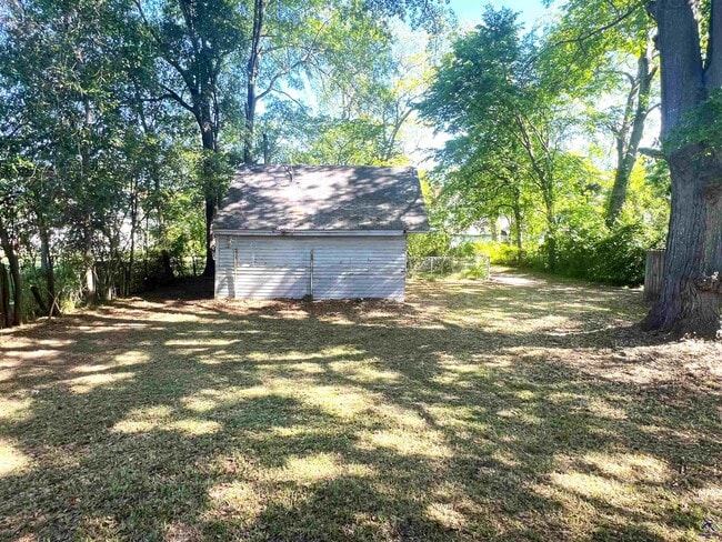 Building Photo - 310 Central Ave