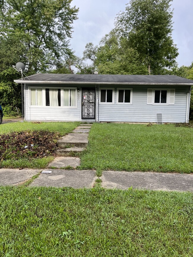 Primary Photo - 1591 Azalea Dr
