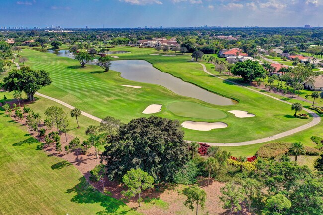 Building Photo - 5390 Woodland Lakes Dr