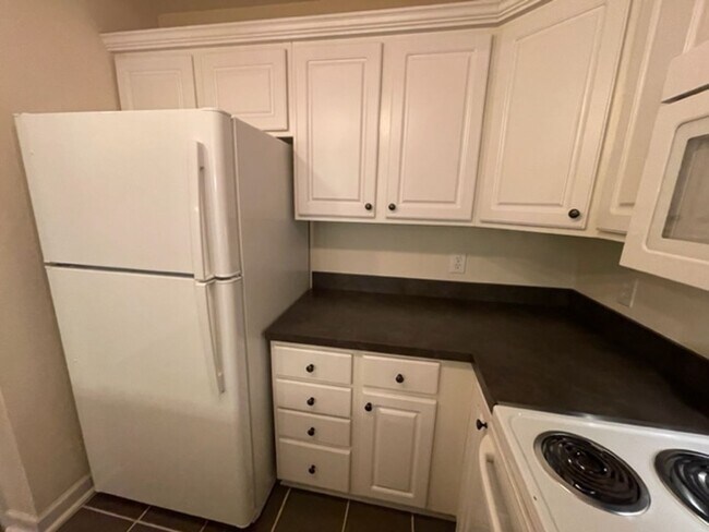 Building Photo - Parkridge Lane - ITB Condo Available for P...