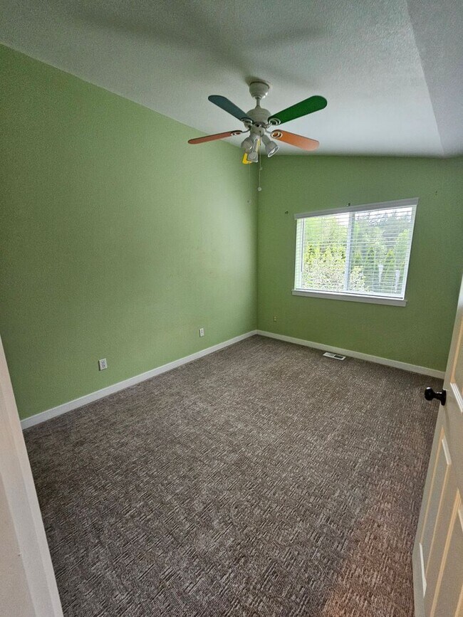 Building Photo - A Private Sanctuary with Perfect Proximity