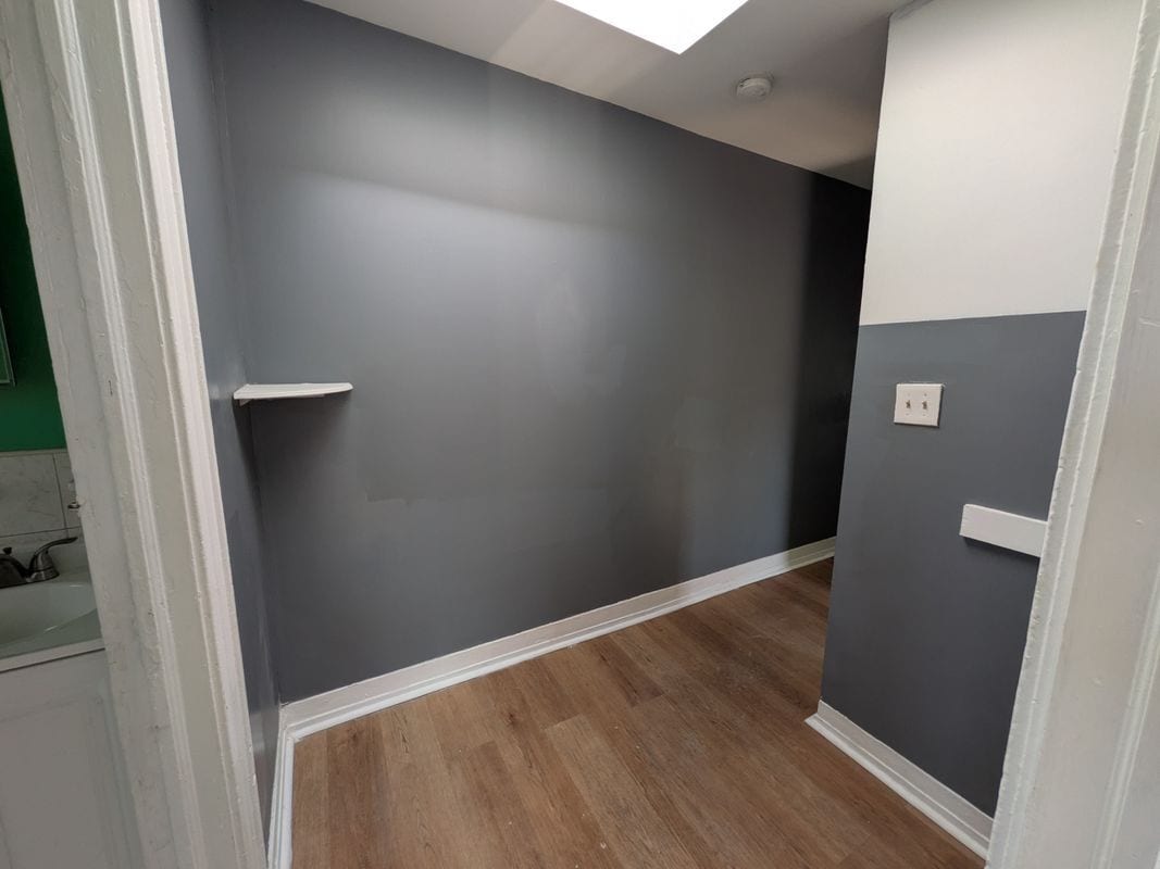 Building Photo - 205-11 110th Ave