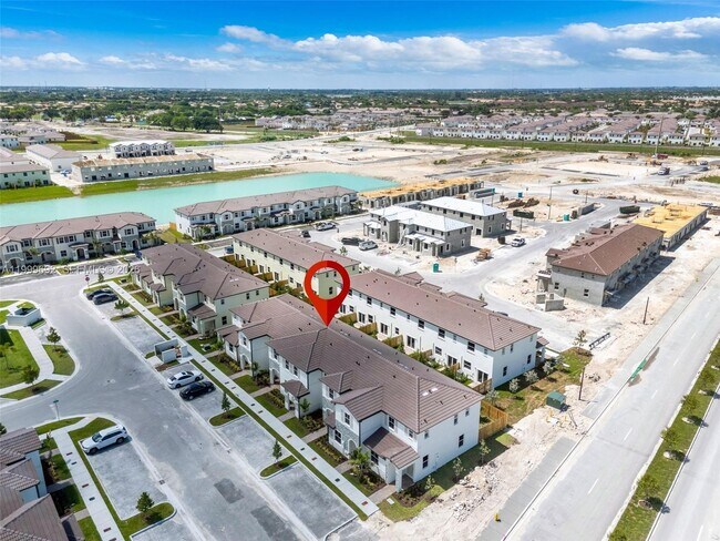 Building Photo - 2661 SE 28th St