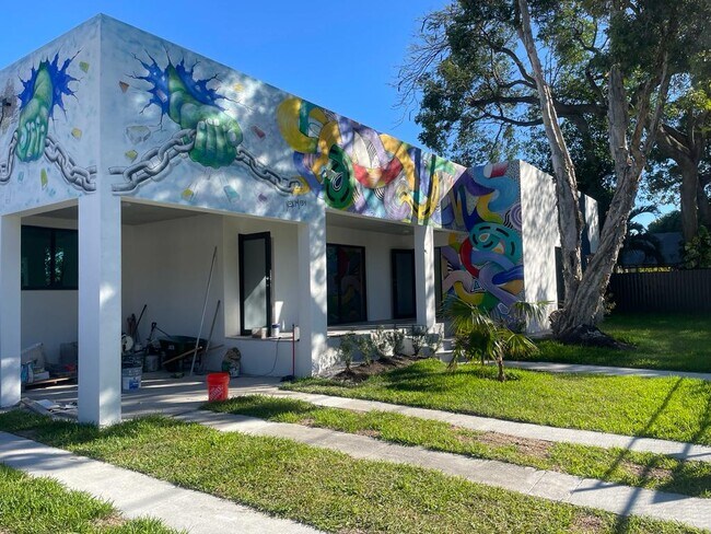 Building Photo - 1121 NW 32nd St