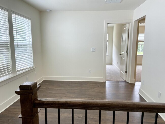 Building Photo - 374 Auburn Valley Wy