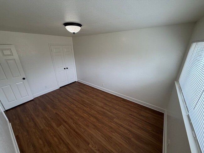 Building Photo - 465 Stansbury Dr