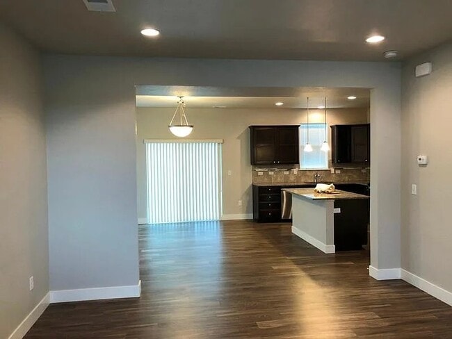 Building Photo - 2202 Mackinac St