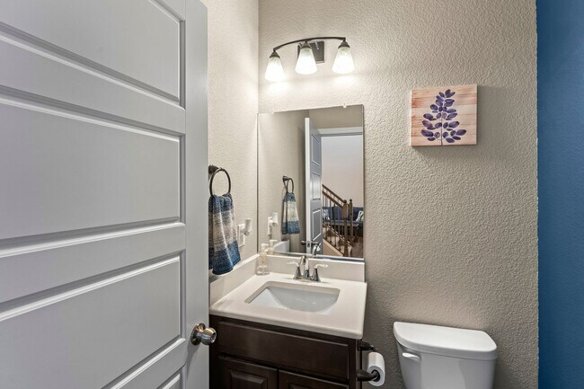 Building Photo - Beautiful 5-Bedroom, 4-Bathroom Home with ...
