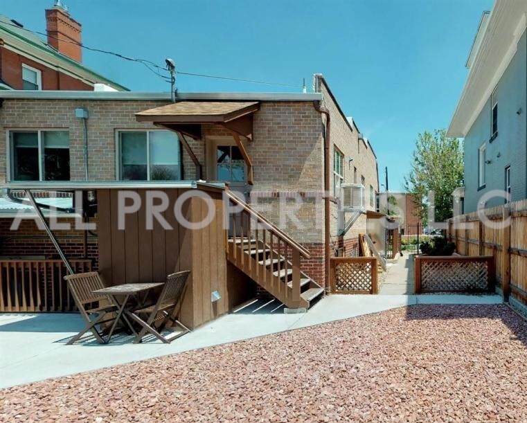 Building Photo - 1613 York St