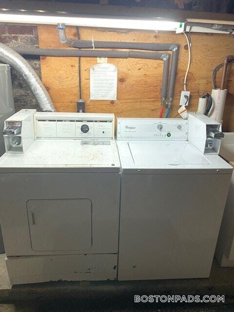 Building Photo - 193 Mt Auburn St