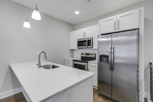 Building Photo - 2630 Annin St