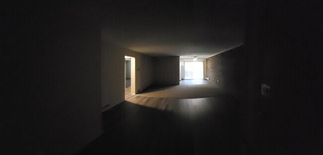 Building Photo - 20-32 Church St - 32-11