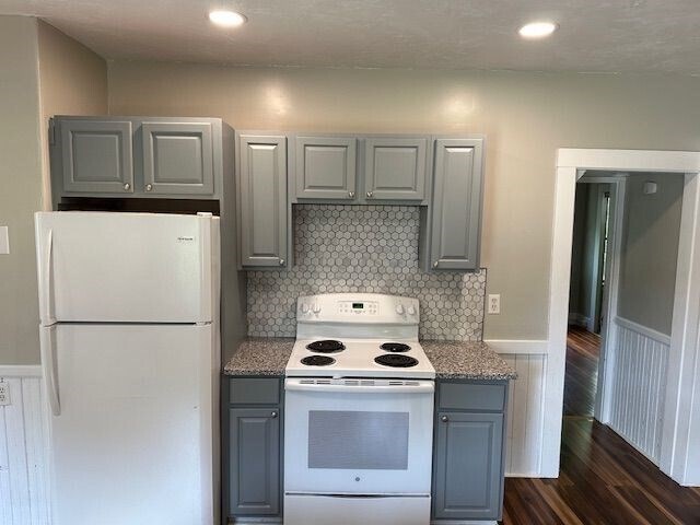 Building Photo - 28-30-30 Maolis Ave