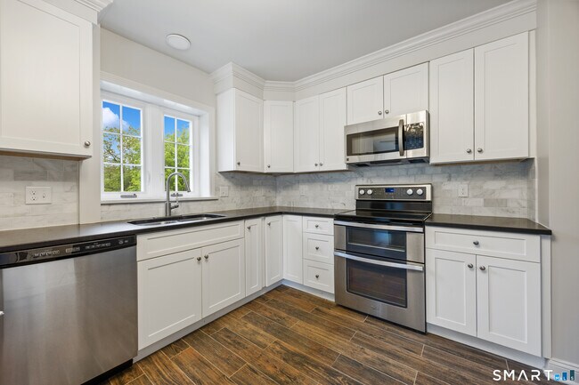 Building Photo - 771 Watertown Rd