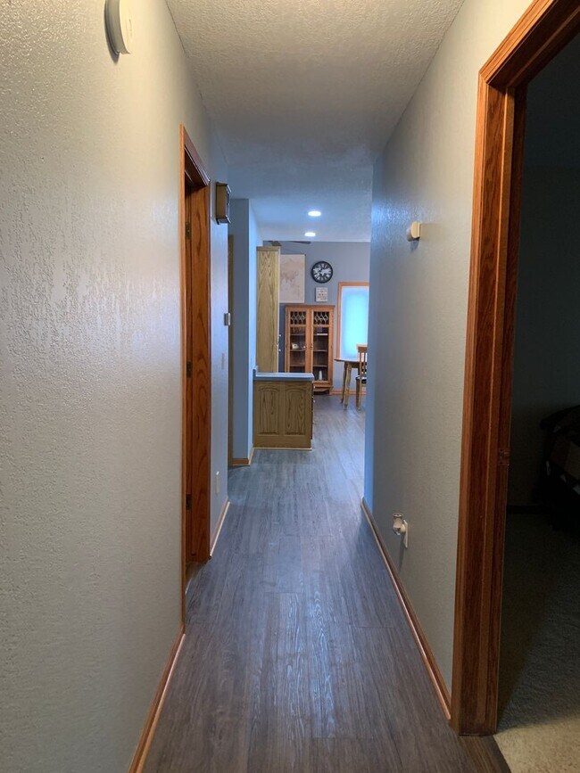 Building Photo - Executive 3 Bedroom Home