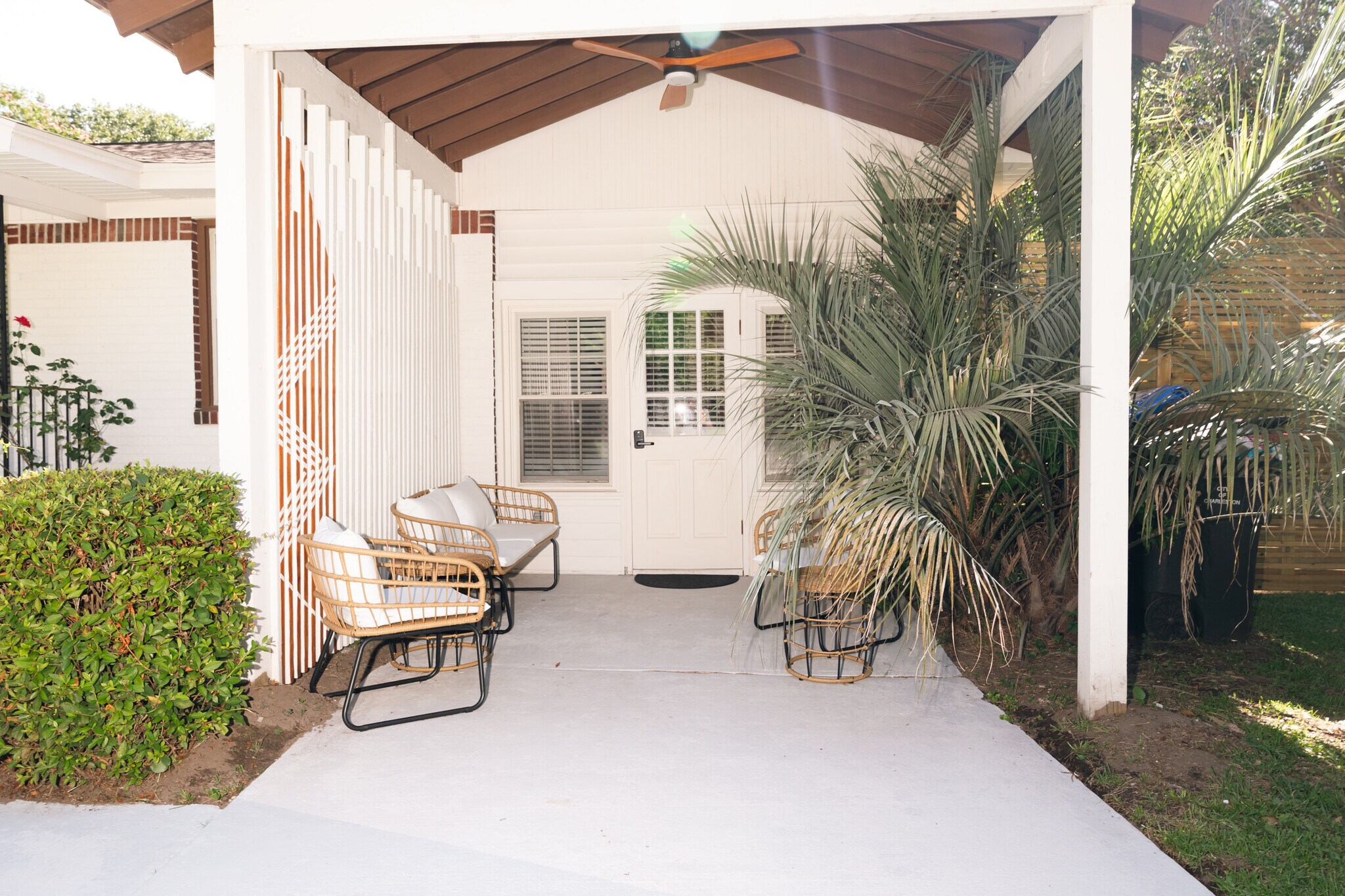 Building Photo - 1585 Secessionville Rd