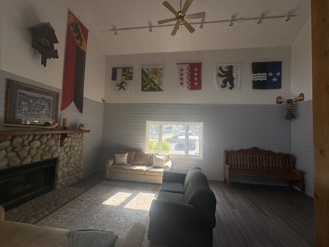 Building Photo - 983 Grindelwald Ln