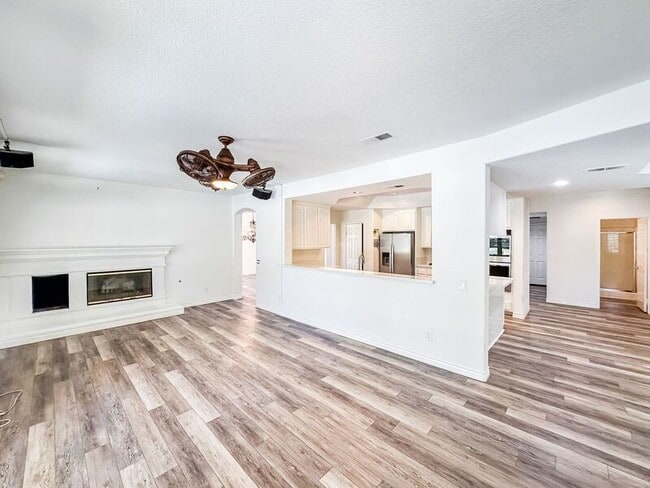 Building Photo - 32971 N Peak Dr