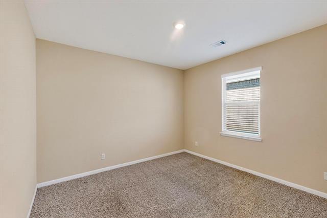 Building Photo - 1903 Dahlia Way