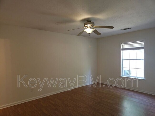 Building Photo - 123 Portofino Ln SW