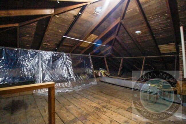 Building Photo - Beautiful 3 Bedroom Apartment | Downtown Benson