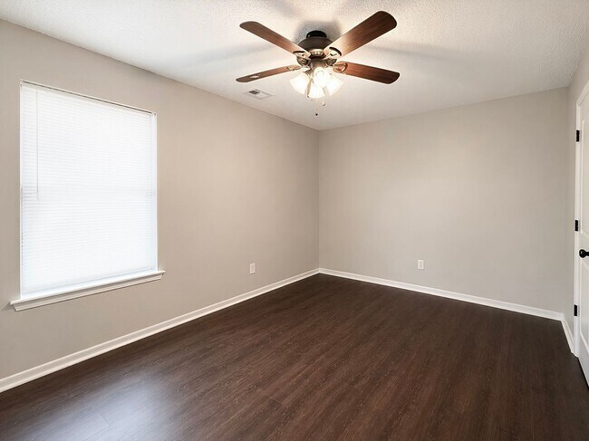 Building Photo - Amazing Quality and Value! Jenks Schools!