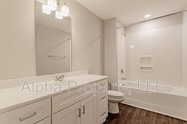 Building Photo - 105 Remount Way