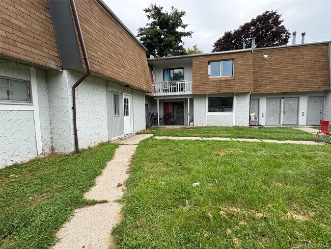Building Photo - 240 Schutt Rd
