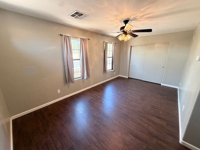 Building Photo - Renovated 5-Bedroom Corner Lot Home with Luxury Upgrades
