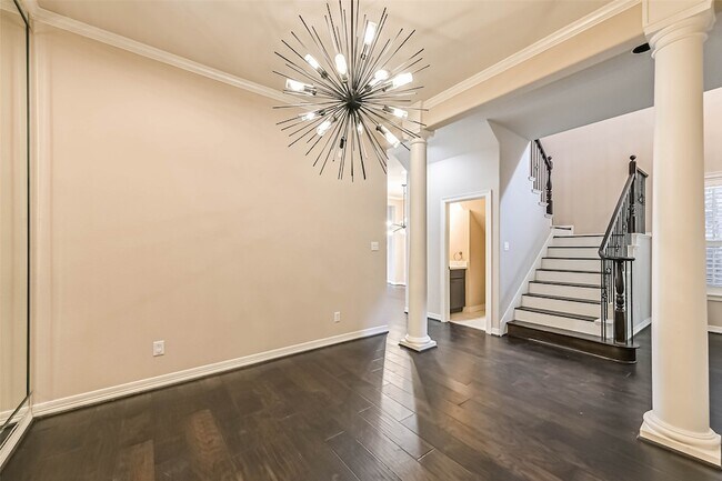 Building Photo - 5453 Fairdale Ln
