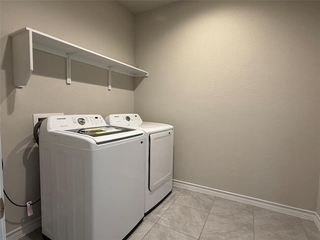 Building Photo - 5989 Malta Cir