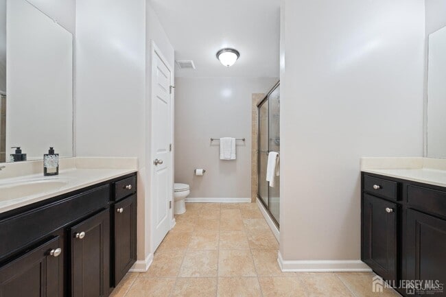 Building Photo - 2456 Canterbury Ln