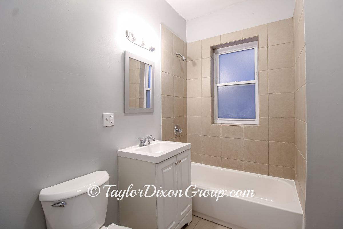 Building Photo - 6607 S Greenwood Ave