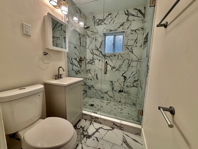 Building Photo - 5017-5019 Wyandotte St