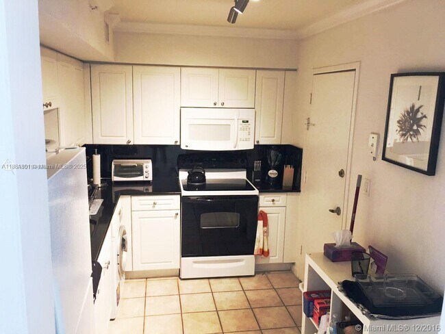 Building Photo - 2501 S Ocean Dr