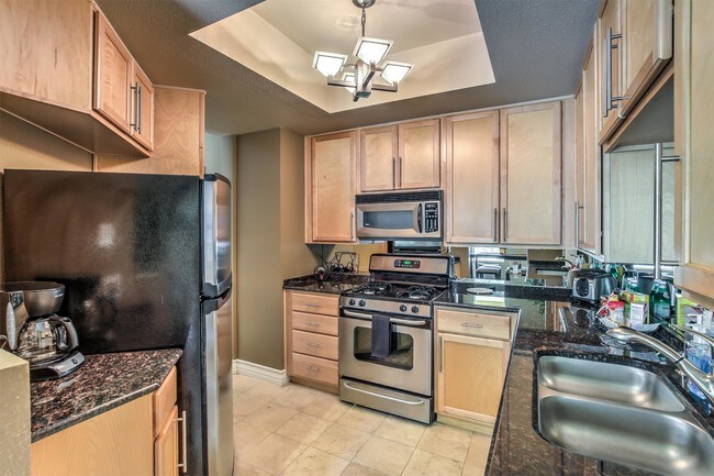 Building Photo - 210 E Flamingo Rd