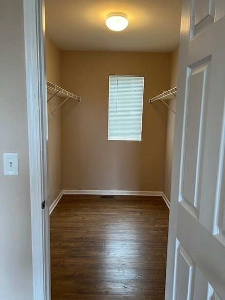 Building Photo - 1022 Heron Cir