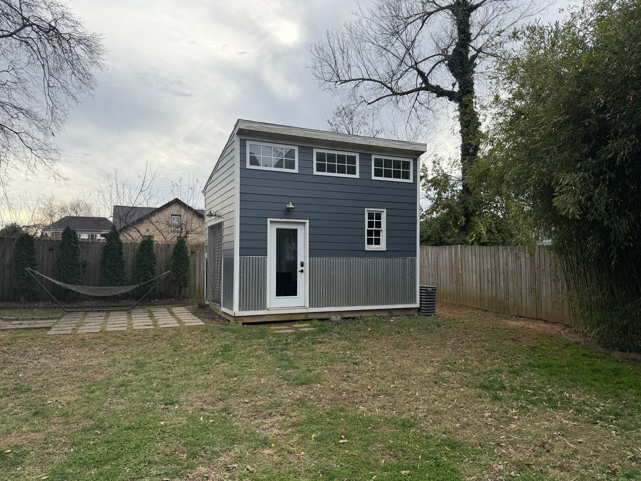 Outdoor extended space - 1510 Ward Ave