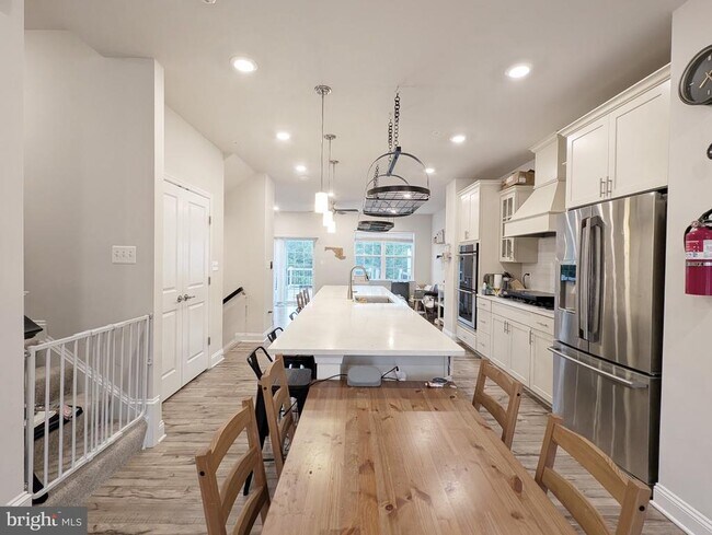 Building Photo - 8162 Trotters Chase