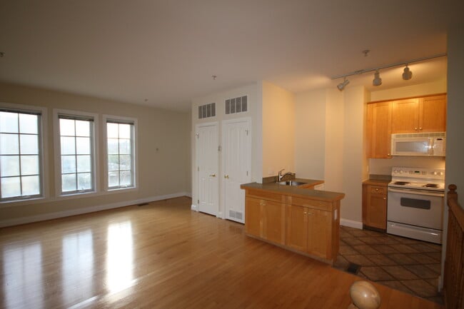 Primary Photo - Polk Court Apartments